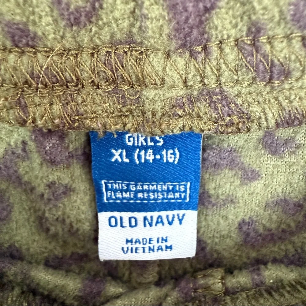Old Navy Green Leopard Kids Pajama Set